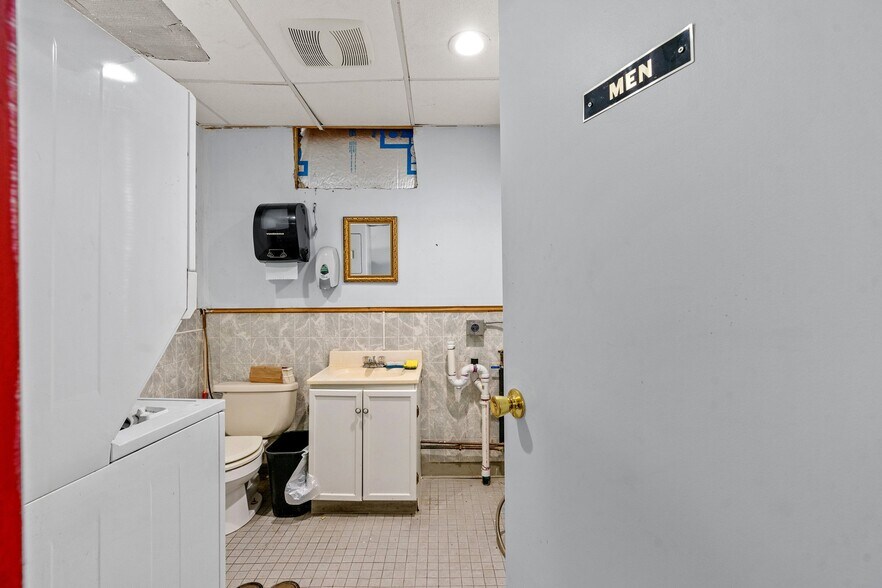 More Photos Of 75 Jackson Ave, Cohoes Warehouse For Lease