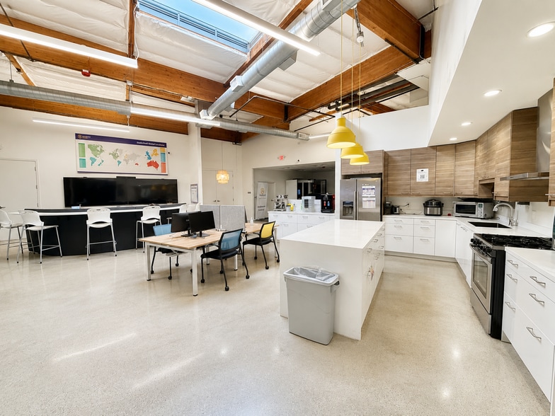 More Photos Of 5200 W 83rd St, Los Angeles Specialty For Lease