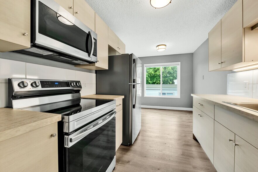More Photos Of 4147-4153 SE 37th Ave, Portland Apartments For Sale
