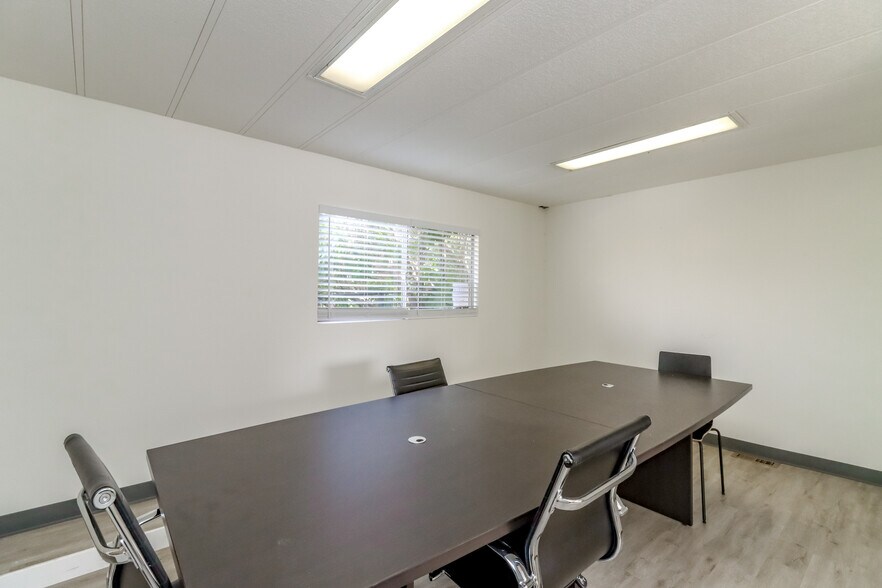 More Photos Of 1710 6th St, Bremerton Office For Sale