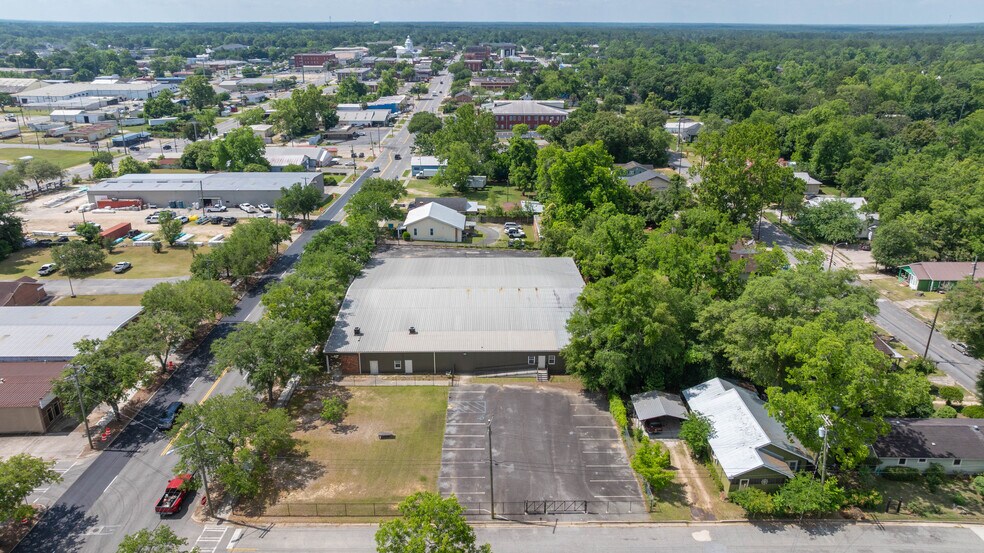 More Photos Of 615 N Main St, Moultrie Flex For Sale