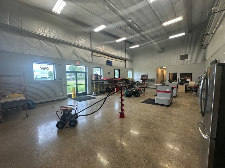 More Photos Of 1815 Morrissey Dr, Bloomington Warehouse For Sale