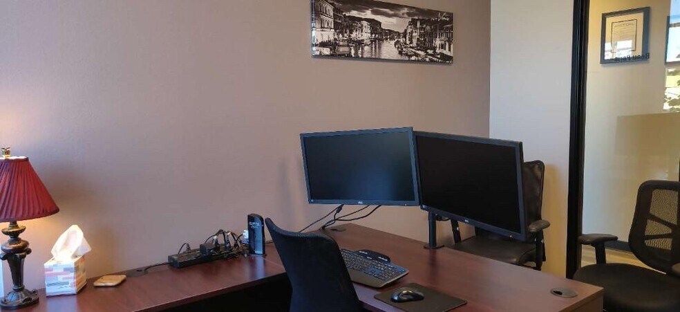 More Photos Of 1090 S Gilbert Rd, Gilbert Storefront Retail Office For Lease