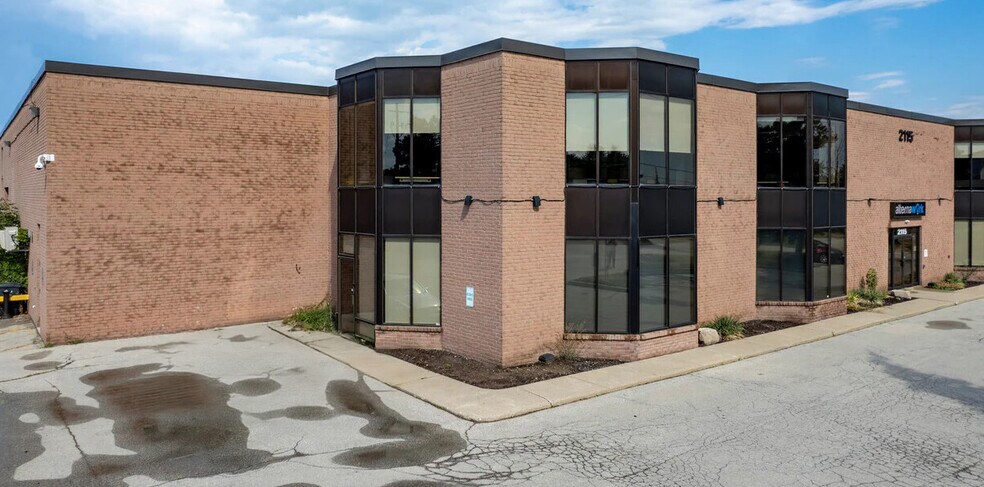 More Photos Of 2115 S Service Rd W, Oakville Warehouse For Sale
