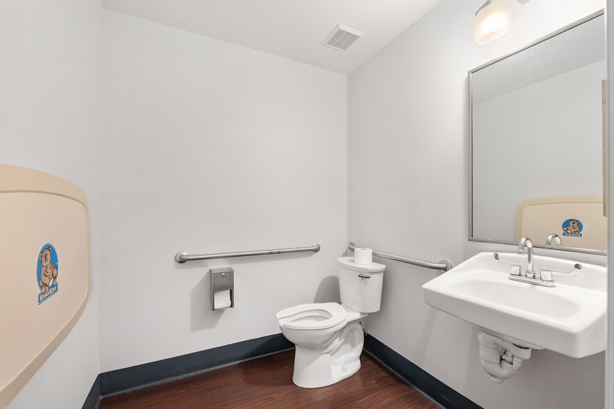 More Photos Of 1014 NW 57th St, Gainesville Medical For Lease