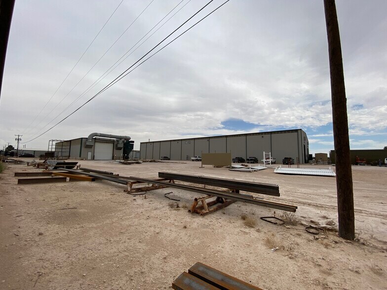 More Photos Of 4320 Johnson Rd, Odessa Warehouse For Sale