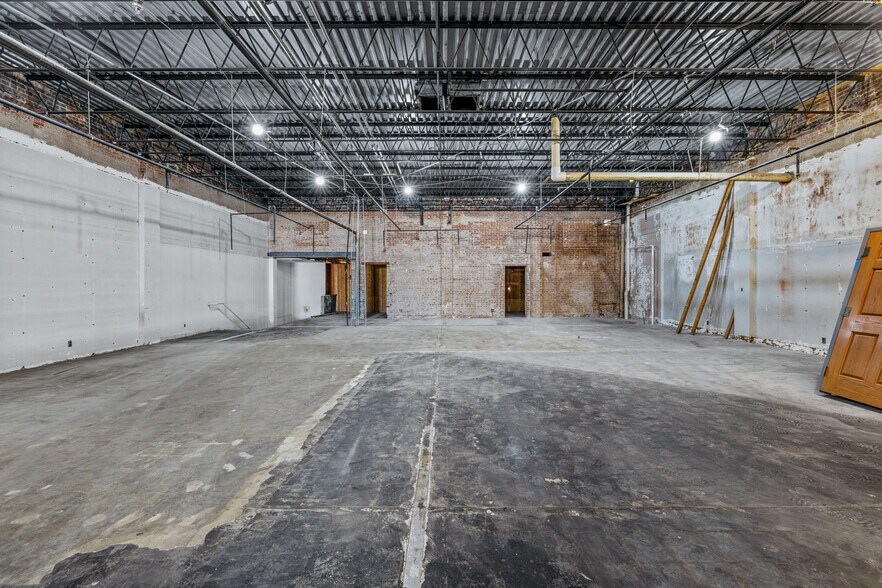 More Photos Of 116 S Broad St, Monroe Restaurant For Lease