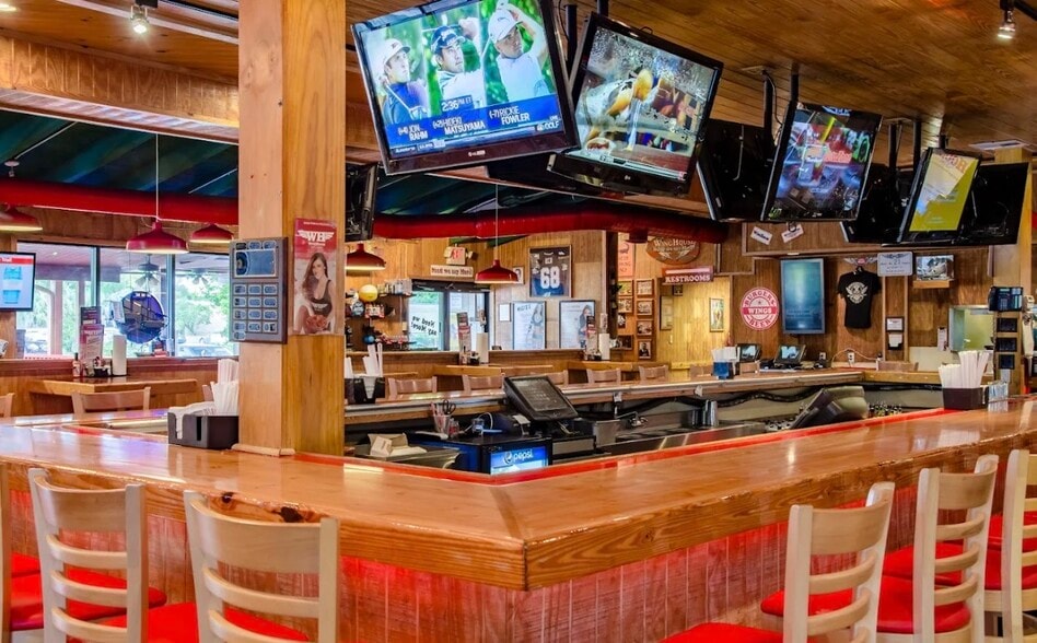 More Photos Of 3201 Parkway Center Ct, Orlando Restaurant For Lease