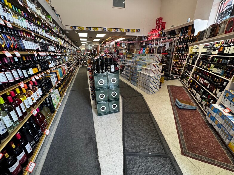 More Photos Of 733 Middle Country Rd, Selden General Retail For Sale