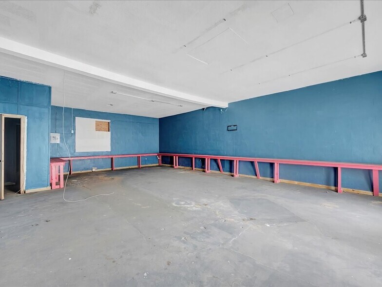 More Photos Of 125 S FM 1194, Lufkin Convenience Store For Sale