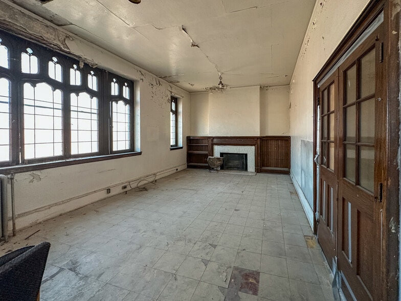More Photos Of 6855 & 6747 Vinewood St, Detroit Religious Facility For Sale