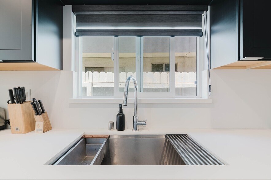 More Photos Of 4405 Ventura Canyon Ave, Sherman Oaks Apartments For Sale