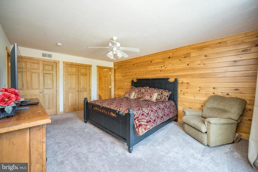 More Photos Of 25 Cedar Shores dr, Mchenry Marina For Sale