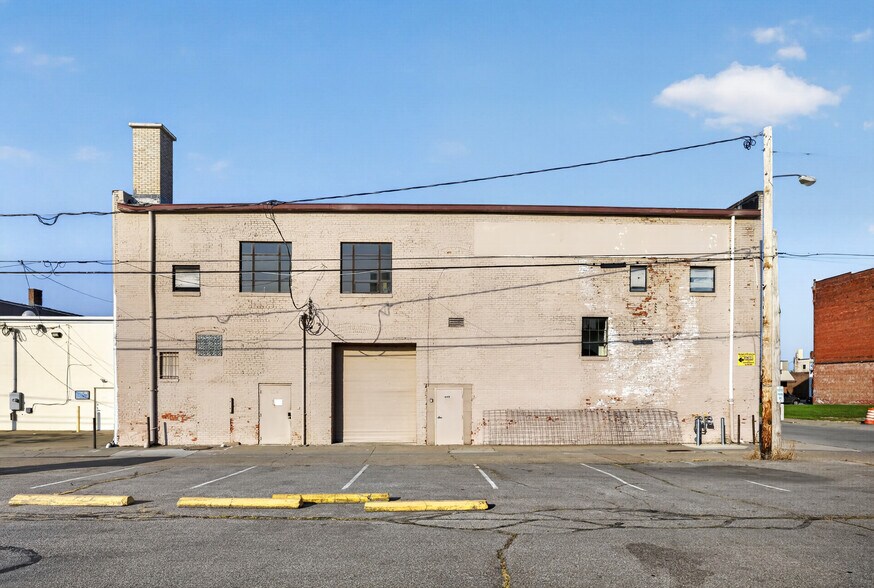More Photos Of 668 Broadway, Lorain Storefront Retail Office For Sale