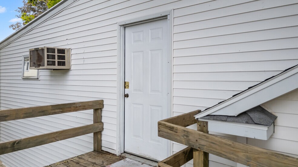 More Photos Of 287 W Boylston St, West Boylston Office For Sale