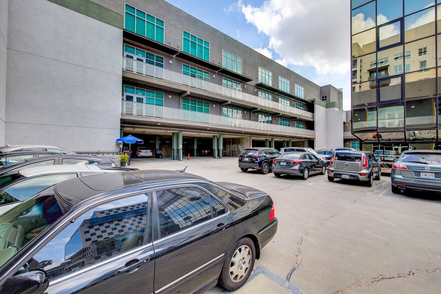 More Photos Of 5815-5825 W Sunset Blvd, Hollywood Office For Lease