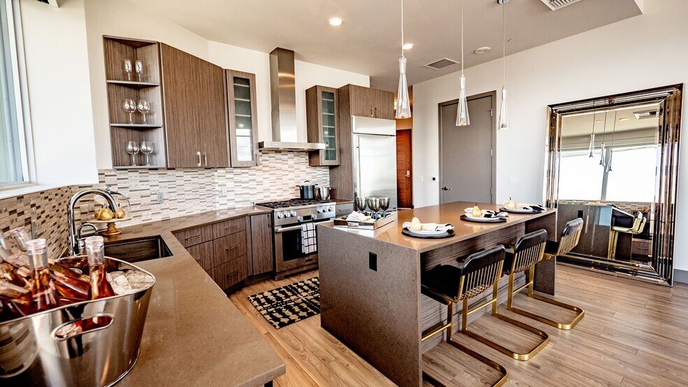More Photos Of 2015 2nd Ave, Seattle Apartments For Lease