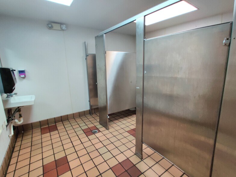 More Photos Of 17721 NW 27th Ave, Miami Gardens Restaurant For Lease