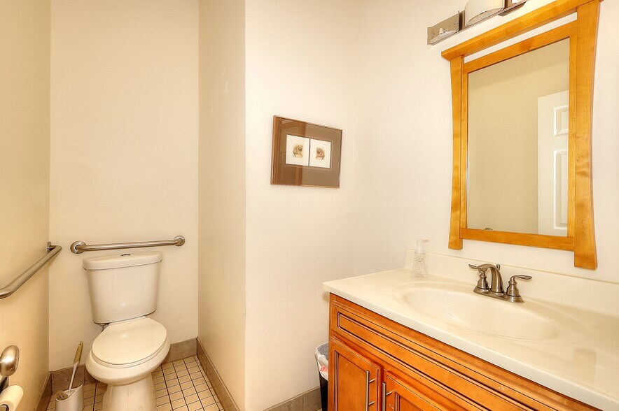 More Photos Of 4953 Presidents Way, Tucker Loft Creative Space For Sale