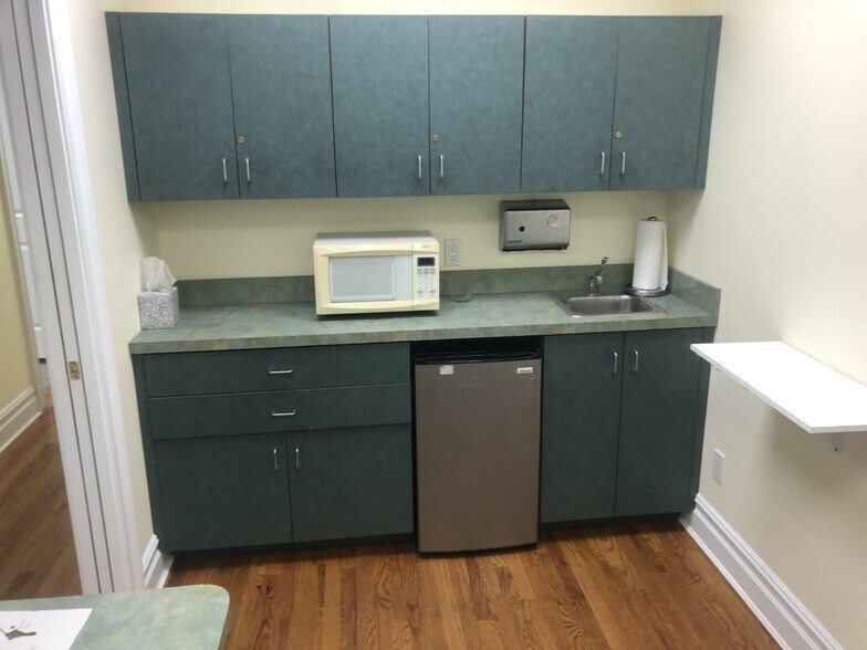 More Photos Of 12 Little Neck Rd, Centerport Storefront Retail Office For Sale