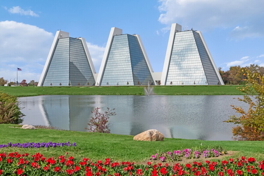 More Photos Of 3500 Depauw Blvd, Indianapolis Office For Lease