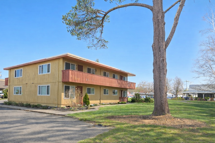 More Photos Of 226 Cedar Ave S, North Bend Apartments For Sale