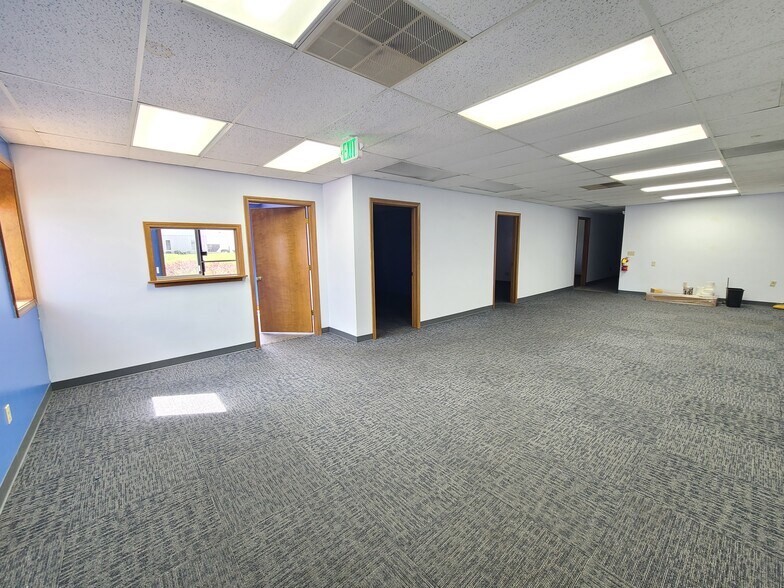 More Photos Of 7007 Trafalgar St, Fort Wayne Light Manufacturing For Sale