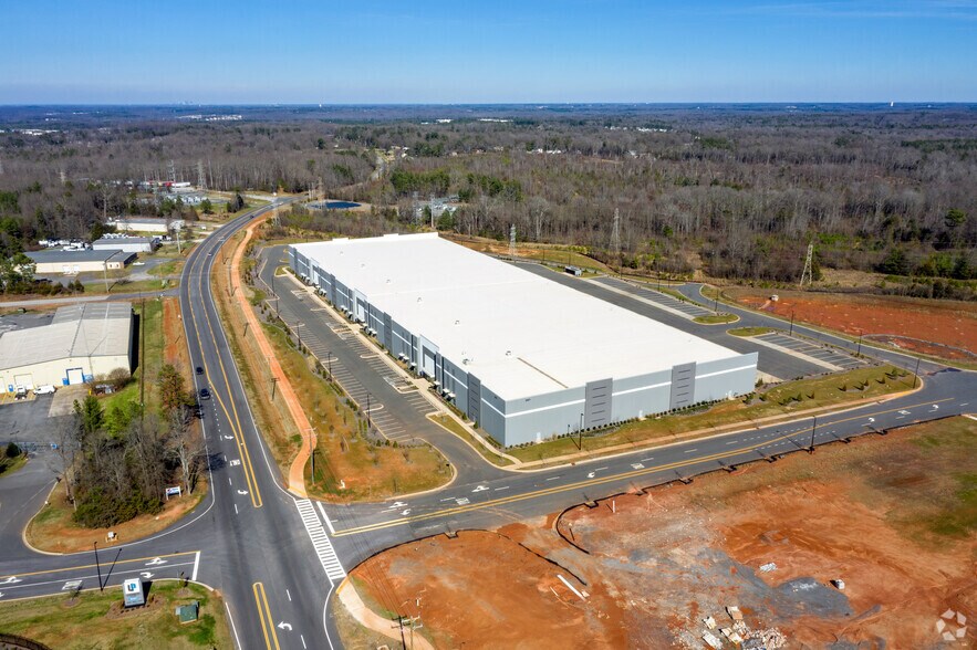 More Photos Of 2021 Williams Industrial Blvd, Rock Hill Warehouse For Lease