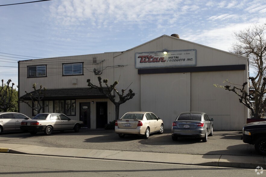 More Photos Of 1704 Kathleen Ave, Sacramento Flex For Lease