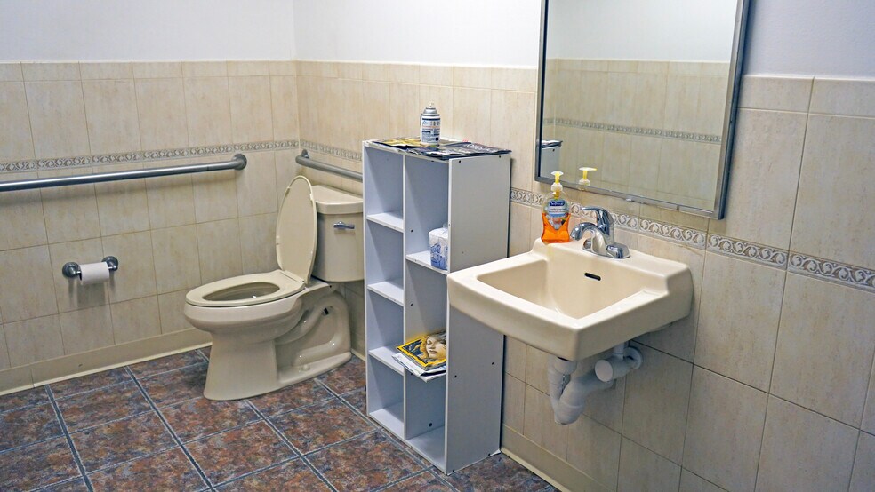 More Photos Of 483 Montgomery Rd, Altamonte Springs Office For Sale