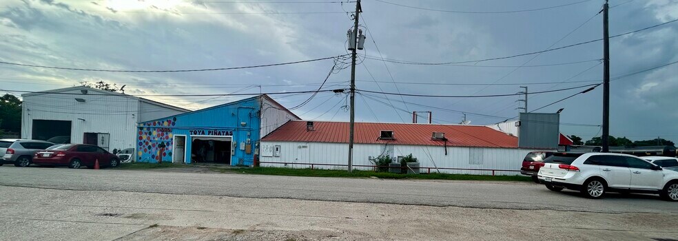 More Photos Of 506 Houston Blvd, South Houston General Retail For Sale