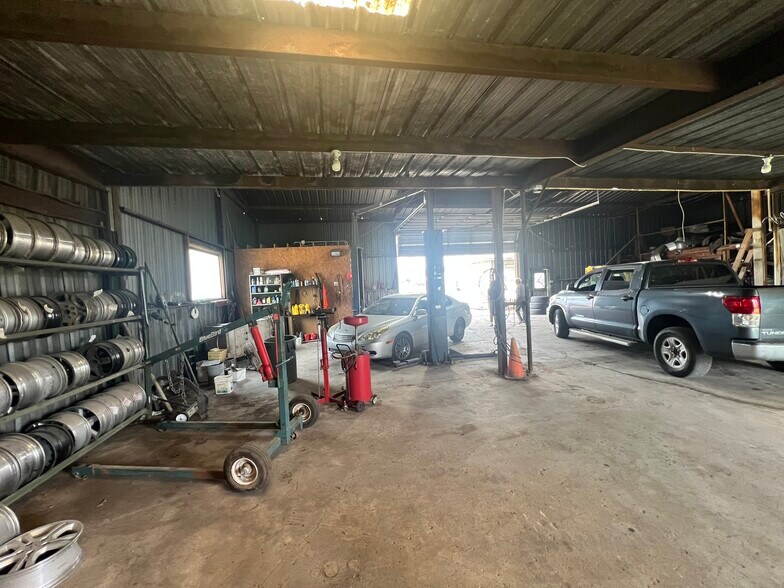 More Photos Of 2244 Highway 69 S, Greenville Warehouse For Lease