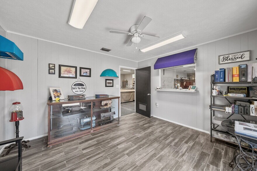 More Photos Of 2135 E 5th St, Panama City Auto Repair For Sale