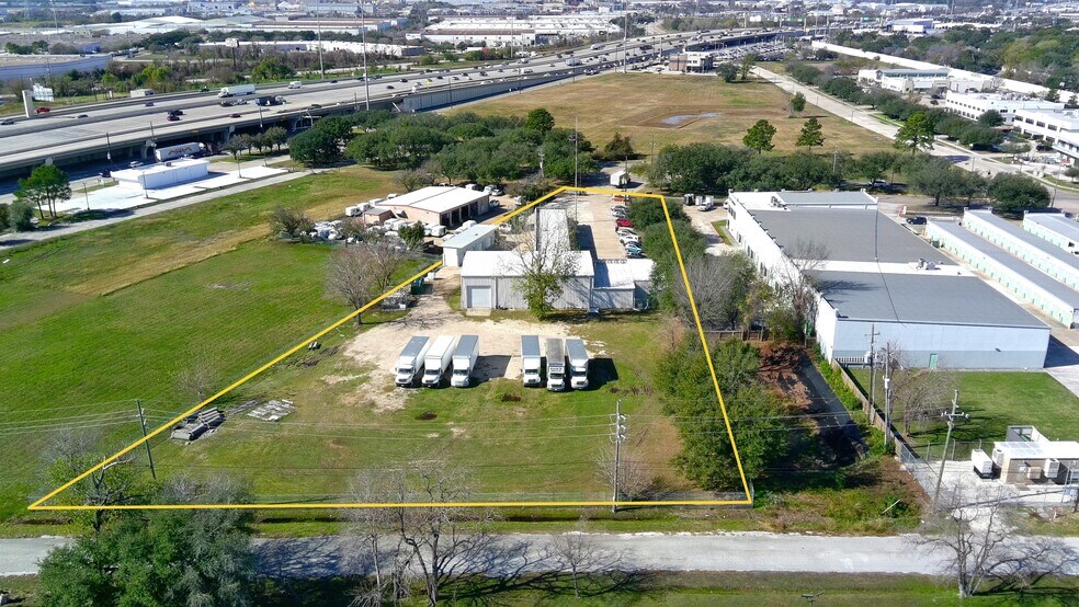 More Photos Of 7230 Senate Ave, Houston Service For Sale