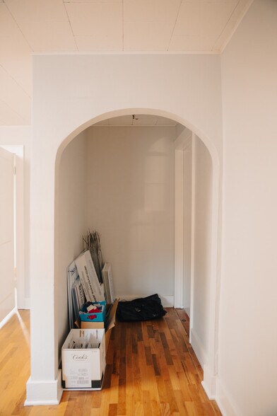 More Photos Of 355 N College Ave, Fayetteville Office Residential For Lease