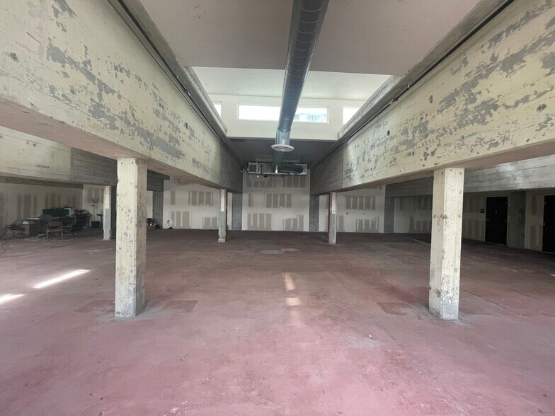 More Photos Of 640 C St, San Diego General Retail For Lease