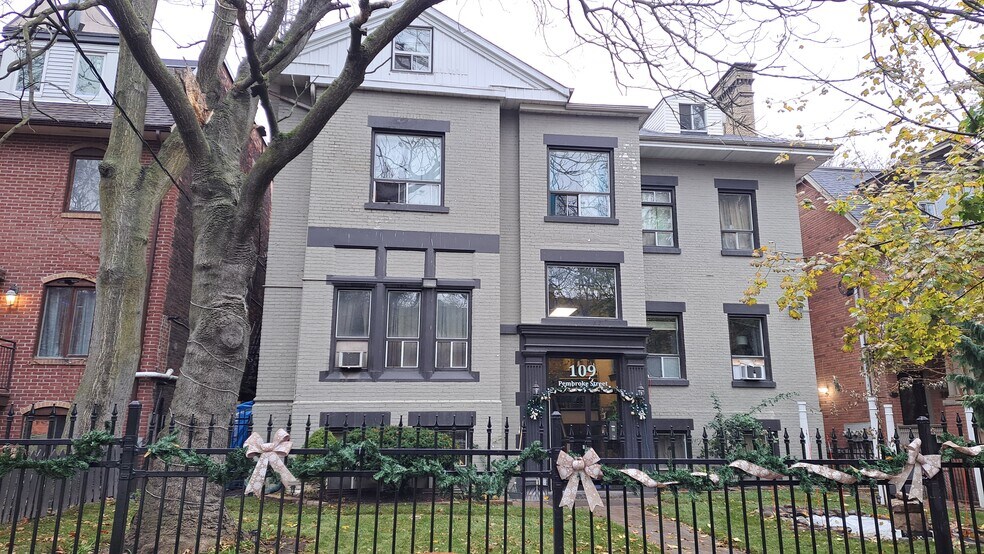 Primary Photo Of 109 Pembroke St, Toronto Apartments For Sale