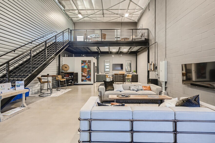 More Photos Of 529 SH 46 E, Boerne Warehouse For Lease