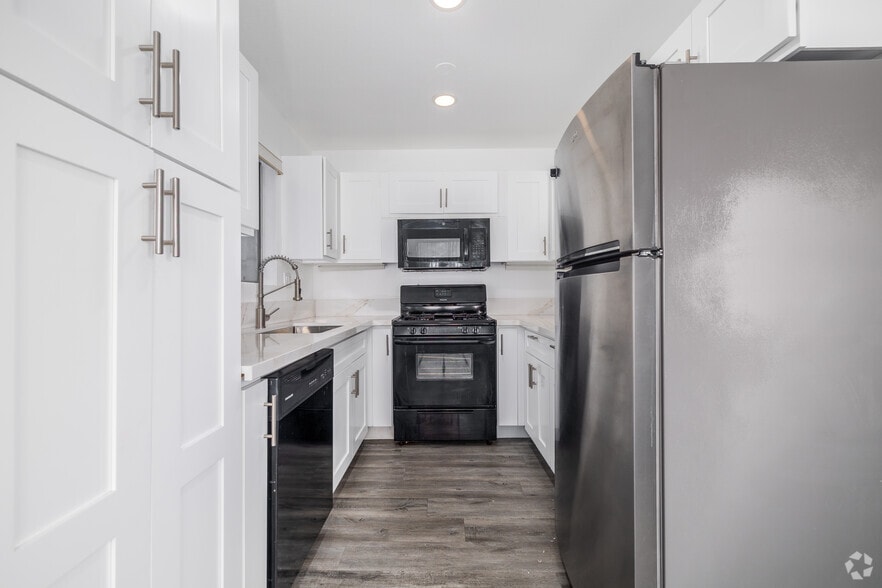 More Photos Of 4406 Cahuenga Blvd, Toluca Lake Apartments For Sale