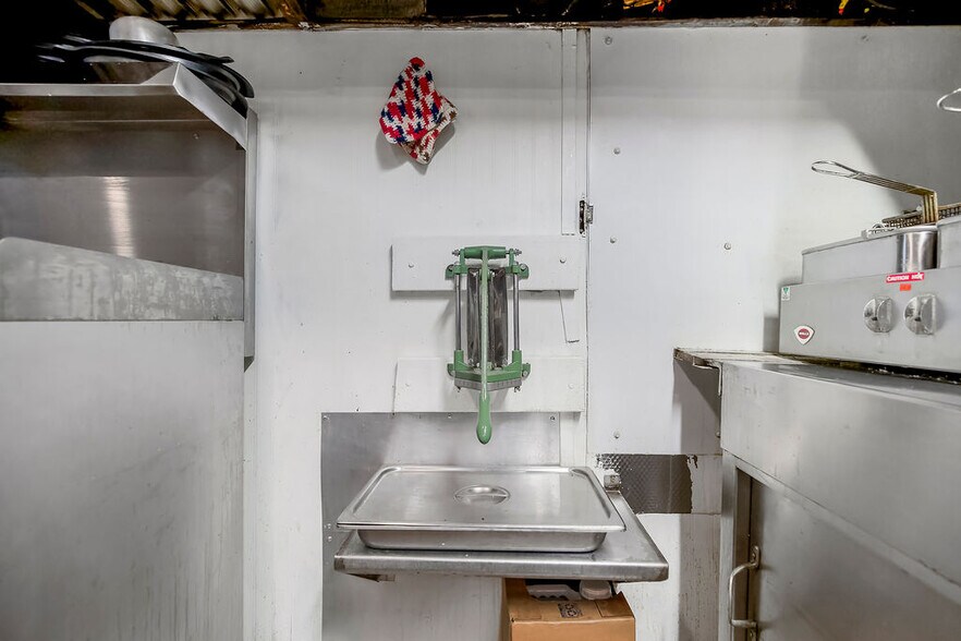 More Photos Of 24200 MO-45, Rushville Flex For Sale