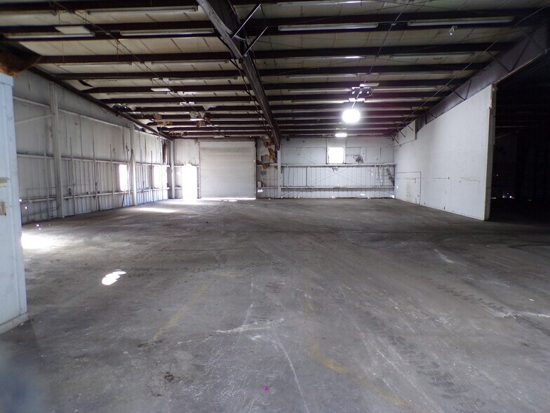 More Photos Of 3517 Century Blvd, Lakeland Warehouse For Lease