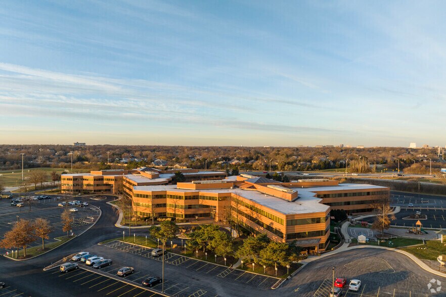 More Photos Of 1520 Kensington Rd, Oak Brook Office For Lease