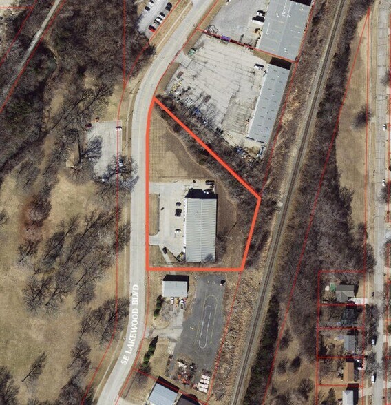 More Photos Of 2300 SE Lakewood Blvd, Topeka Warehouse For Sale