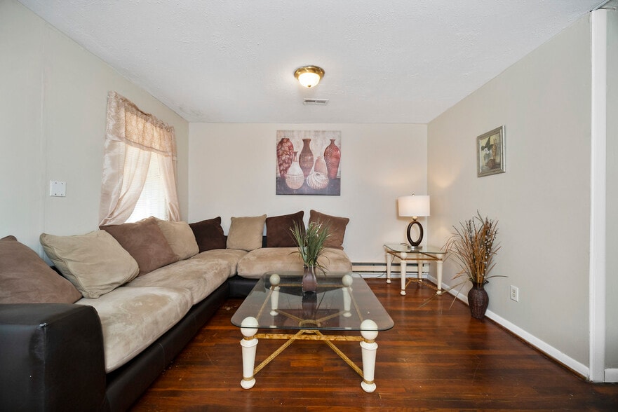 More Photos Of 505 Randolph Rd, Newport News Apartments For Sale
