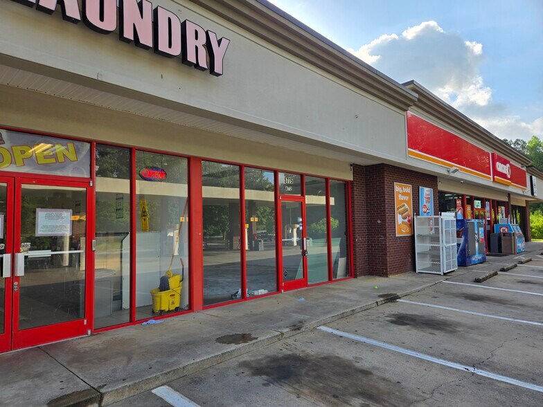 More Photos Of 5775 Phil Niekro Blvd, Flowery Branch Service Station For Lease