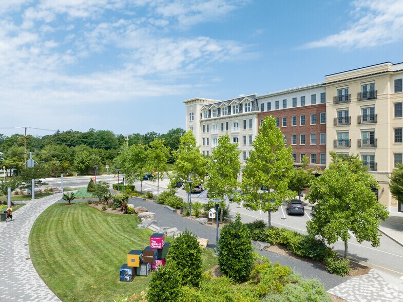 More Photos Of 10-40 Station Dr, Wyandanch Apartments For Lease