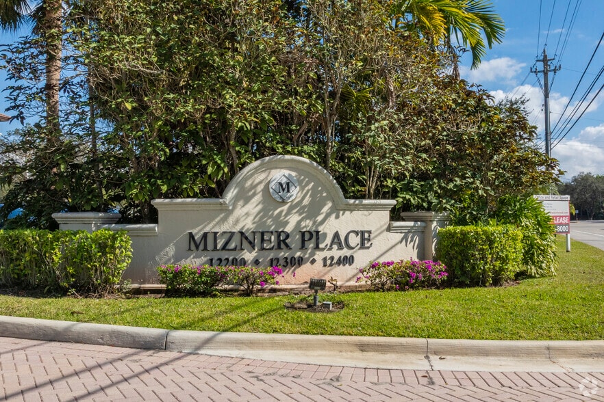 More Photos Of 12300 S Shore Blvd, Wellington Medical For Lease
