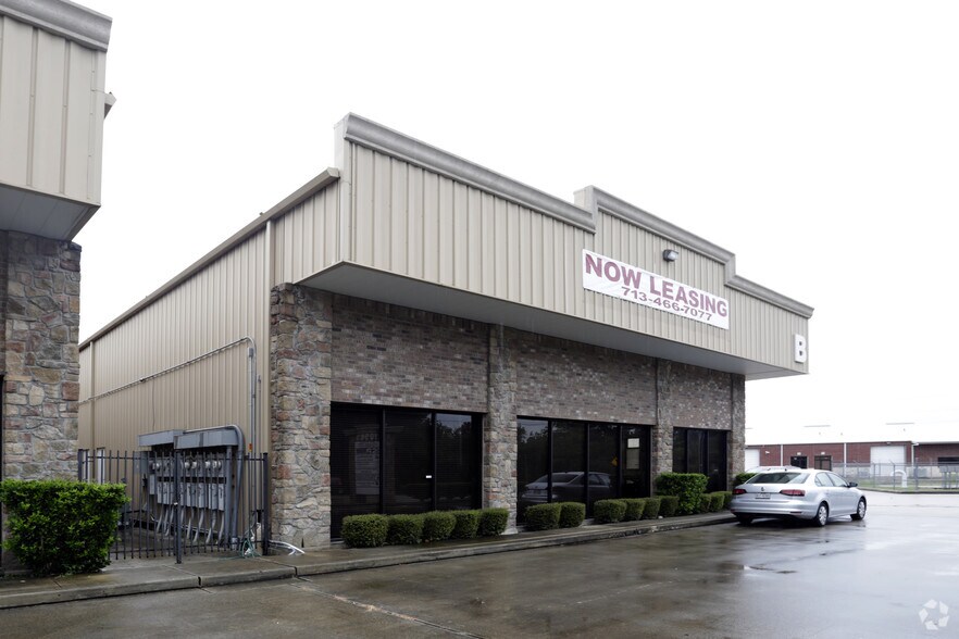More Photos Of 10963 Cutten Rd, Houston Warehouse For Lease