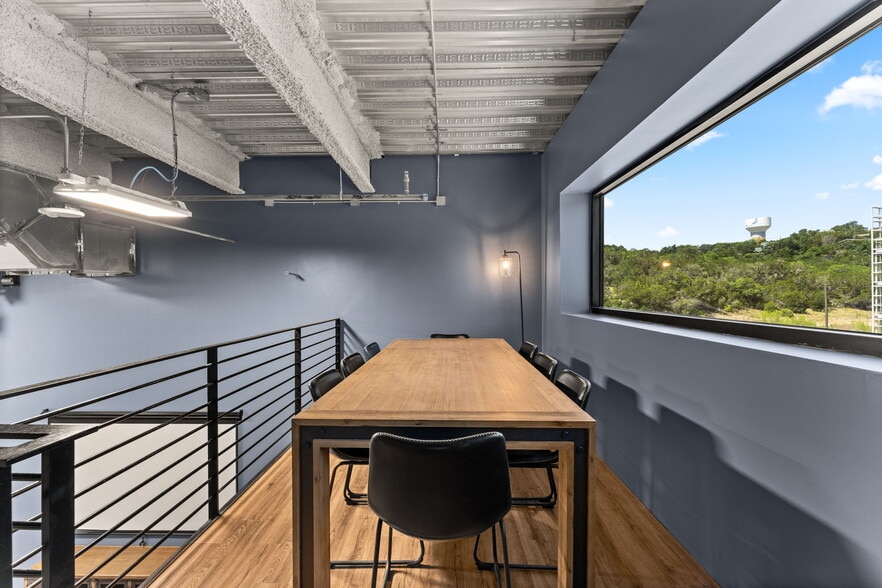 More Photos Of 4229 N FM 620 Hwy, Austin Showroom For Sale