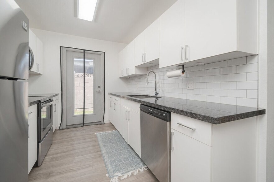 More Photos Of 4401 N 21st St, Phoenix Apartments For Sale